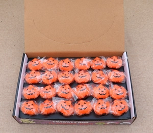 Lot de 24 jouets citrouilles d'Halloween lumineux dans une boîte de présentation noire