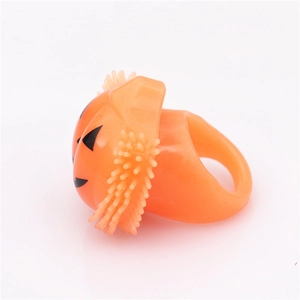 Bague citrouille lumineuse LED Halloween en caoutchouc souple orange pour cadeaux de fête