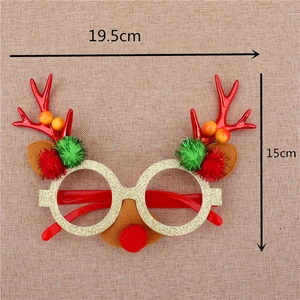 Détail des lunettes de Noël à bois de cerf avec montures pailletées et dimensions