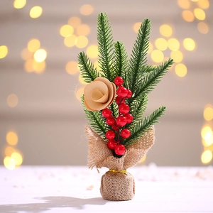 Desktop 25cm artificial mini Christmas tree with red berries and burlap base for holidays