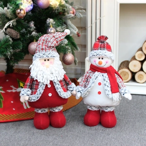 Set di bambole di peluche Babbo Natale e pupazzo di neve per decorazioni natalizie