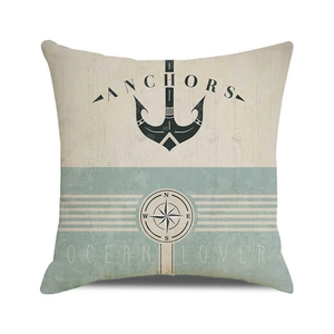 Détail de housse de coussin nautique avec motif ancre et texte Ocean Lover