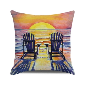 Quadratischer Kissenbezug mit Strand-Sonnenuntergang und lila Liegestühlen in Öloptik