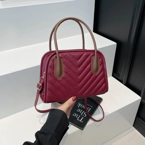 Women Fashion Quilted PU Leather Shoulder Bag Urban Minimalist Chevron Pattern Crossbody Handbag With Contrast Handle Strap