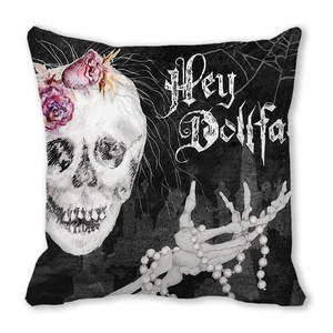 Housse de coussin Halloween gothique avec crâne, fleurs et texte Hey Dollface