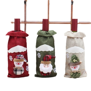 Tre copribottiglie di Natale con Babbo Natale e pupazzo di neve decorazioni in peluche
