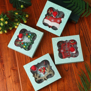 Coffret de quatre accessoires de Noël pour cheveux avec bois de renne et sapins festifs