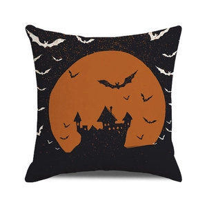 Funda de cojín de Halloween con calabaza en acuarela y silueta de castillo sobre luna naranja
