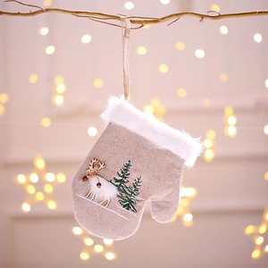 Décoration de gant de Noël en lin avec renne en peluche et broderie d'arbre vert