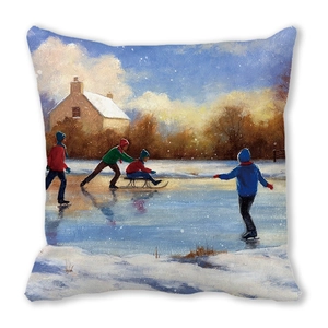 Detail van het kerstkussen met olieverfstijl winters tafereel met schaatsen op het ijs