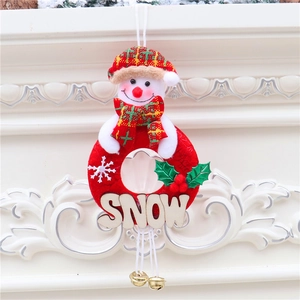 Kerst sneeuwpop pluche krans hanger met SNOW houten letters en kleine bellen