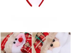 Dettaglio del cerchietto di peluche con pupazzo di neve e Babbo Natale in tessuto a quadri