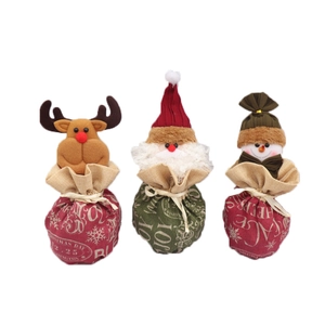 Lot de trois grands sacs cadeaux de Noël en toile avec motifs 3D du Père Noël et de renne