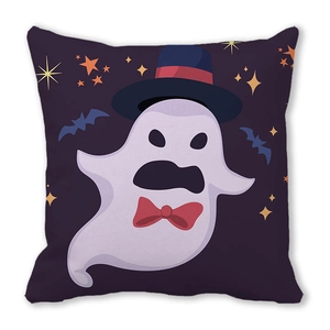 Halloween Kissenbezug mit süßem Geist und Zylinder auf lila Hintergrund Detail