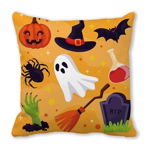 Detailansicht des Halloween Kissenbezugs mit Geistern, Kürbissen und Gruselmotiven