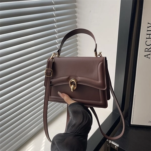 Damen Mode PU Leder Schultertasche Mit Goldenem Metallverschluss Trendy Lässige Quadratische Handtasche Umhängetasche Für Den Alltag