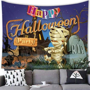 Arazzo di Halloween con zucca e castello sopra divano per decorazione casa moderna