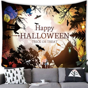 Tapisserie d'Halloween sur canapé gris avec motifs de faucheuse et de chauve-souris