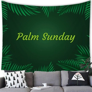 Détail d'une tenture murale Palm Sunday suspendue au-dessus d'un canapé gris dans un salon scandinave