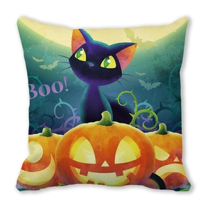 Halloween Kissenbezug mit lila schwarzer Katze und Kürbissen unter Vollmond