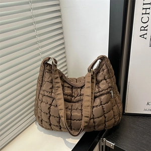 Women Quilted Padded Shoulder Bag Large Capacity Nylon Tote Bag Casual Lightweight Pleated Crossbody Bag Solid Color Commute Bag