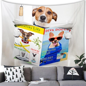 Dettaglio dell'arazzo Jack Russell Terrier che legge riviste sopra un divano grigio