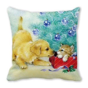 Gros plan de la taie d'oreiller de Noël avec aquarelle de chiot et chaton mignon