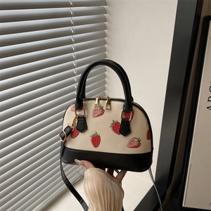 Sac Coquillage en Cuir PU Imprimé Fraise Sac à Main Mode Femme Sac Bandoulière Mignon Avec Fermeture Éclair Dorée Sac à Épaule Quotidien