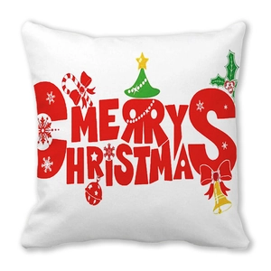 Détail de la taie d'oreiller de Noël avec motifs festifs sur tissu peau de pêche blanc