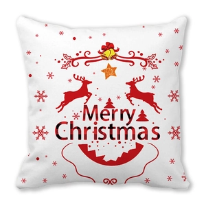 Détail de la taie d'oreiller Merry Christmas avec rennes rouges et motifs de flocons