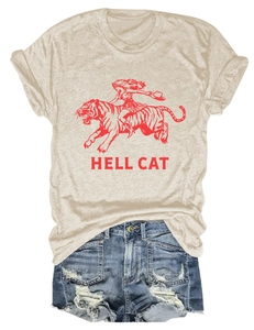 T-shirt Hell Cat avoine et short en jean bleu délavé avec détails de déchirures