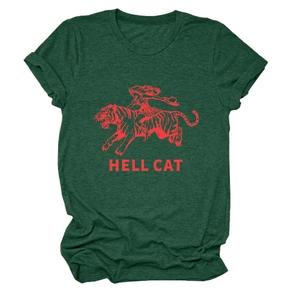 Détail du t-shirt rétro vert foncé en coton avec imprimé graphique Hell Cat