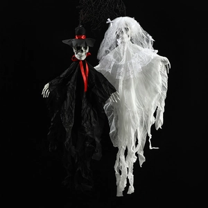 Halloween spook bruid en bruidegom hangende schedels met kant en zwarte hoed decor