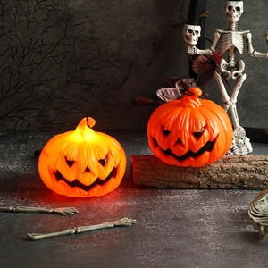 Zweiteiliges Halloween Kürbis-Laternen Set mit warmem LED-Licht für gruselige Dekoration