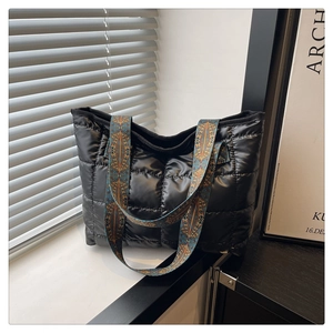 Modische Gesteppte Tragetasche Metallic Glänzend Große Kapazität Schultertasche Mit Ethnisch Gewebten Riemen