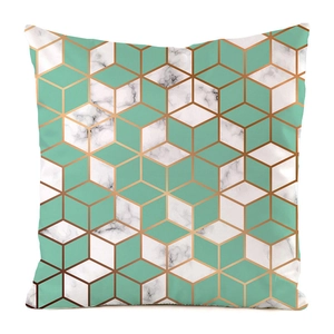Dettaglio federa quadrata con motivo marmo verde menta e linee dorate geometriche