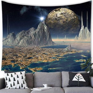 Sci-Fi-Alien-Pyramiden-Wandteppich mit großem kosmischen Planeten über Bergen Dekor