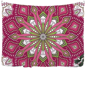 Arazzo da parete mandala con motivo radiale simmetrico in rosso rosa e verde