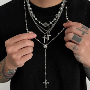 Set de 4 colliers multicouches hip-hop pour hommes avec croix et chaînes en CCB