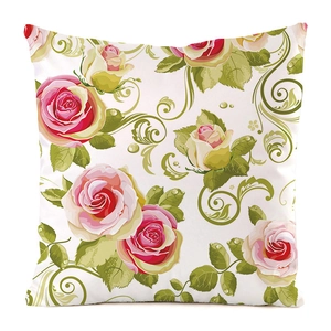 Detail eines quadratischen Kissenbezugs mit realistischen rosa und gelben Rosenmotiven