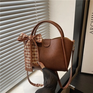 Borsa A Tracolla Da Donna Pelle PU Morbida Mano Secchiello Tote Con Foulard A Quadri Chiusura Magnetica Elegante Quotidiana