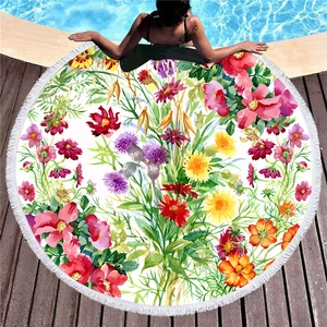 Schnelltrocknendes rundes Strandtuch mit buntem Aquarell-Blumenmuster und Fransenquasten