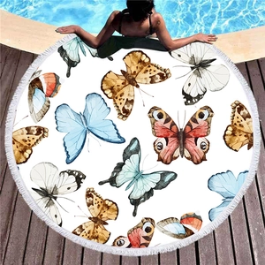 Asciugamano da spiaggia rotondo con farfalle colorate e nappe bianche decorative