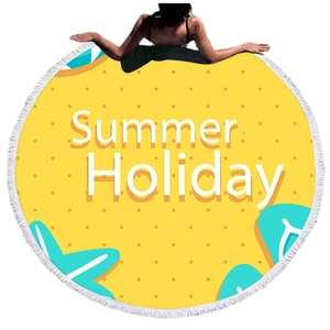 Asciugamano rotondo giallo Summer Holiday con frange e stampe di stelle marine e infradito