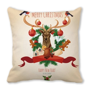 Détail d'une taie d'oreiller de Noël avec renne, couronne et éléments de fête