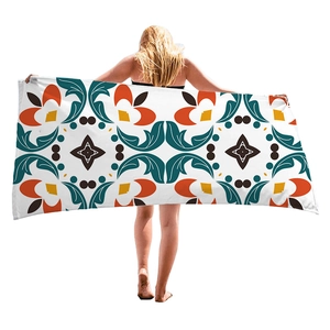 Dickes Strandtuch mit geometrischen Blumenmustern und lebhaften ethnischen Farben