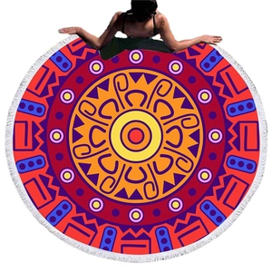 Rundes Mandala Strandtuch mit weißen Quasten und bunten geometrischen Mustern