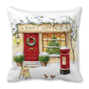 Détail de la housse de coussin de Noël montrant un bureau de poste sous la neige