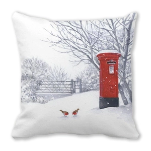 Détail de la housse de coussin de Noël avec boîte aux lettres rouge et rouge-gorges