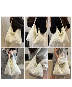 Détails du sac cabas en dentelle avec texture florale et intérieur spacieux neuf